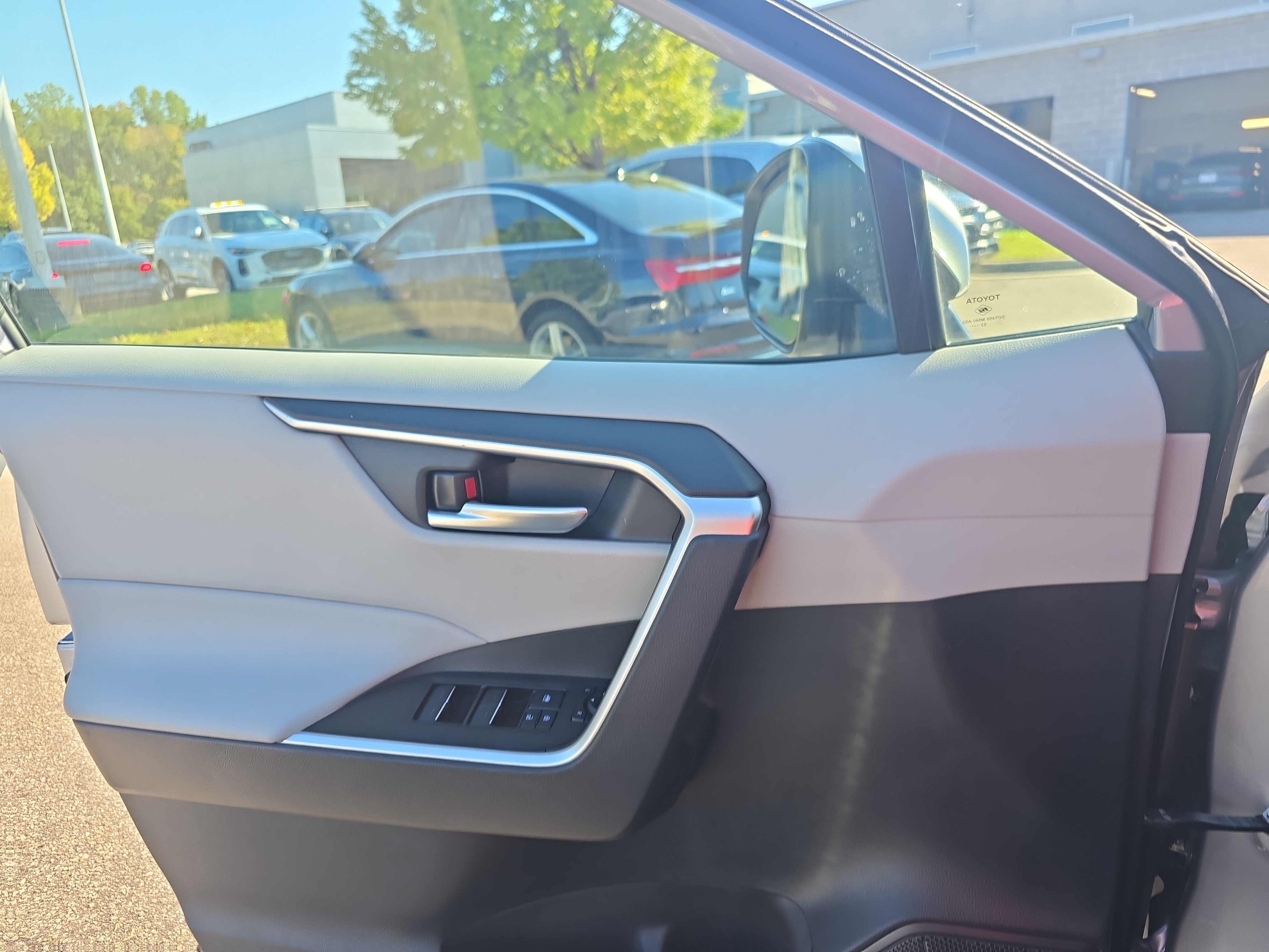 Used 2024 Toyota RAV4 XLE w/ Convenience Package AWD/4WD image 24