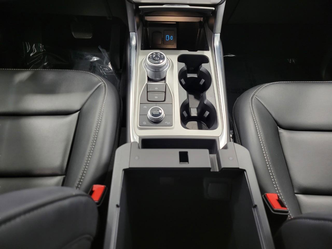 Used 2023 Ford Explorer XLT w/ Equipment Group 202A image 17