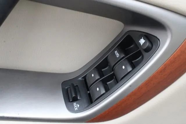 Used 2005 Subaru Outback 3.0R L.L. Bean image 45