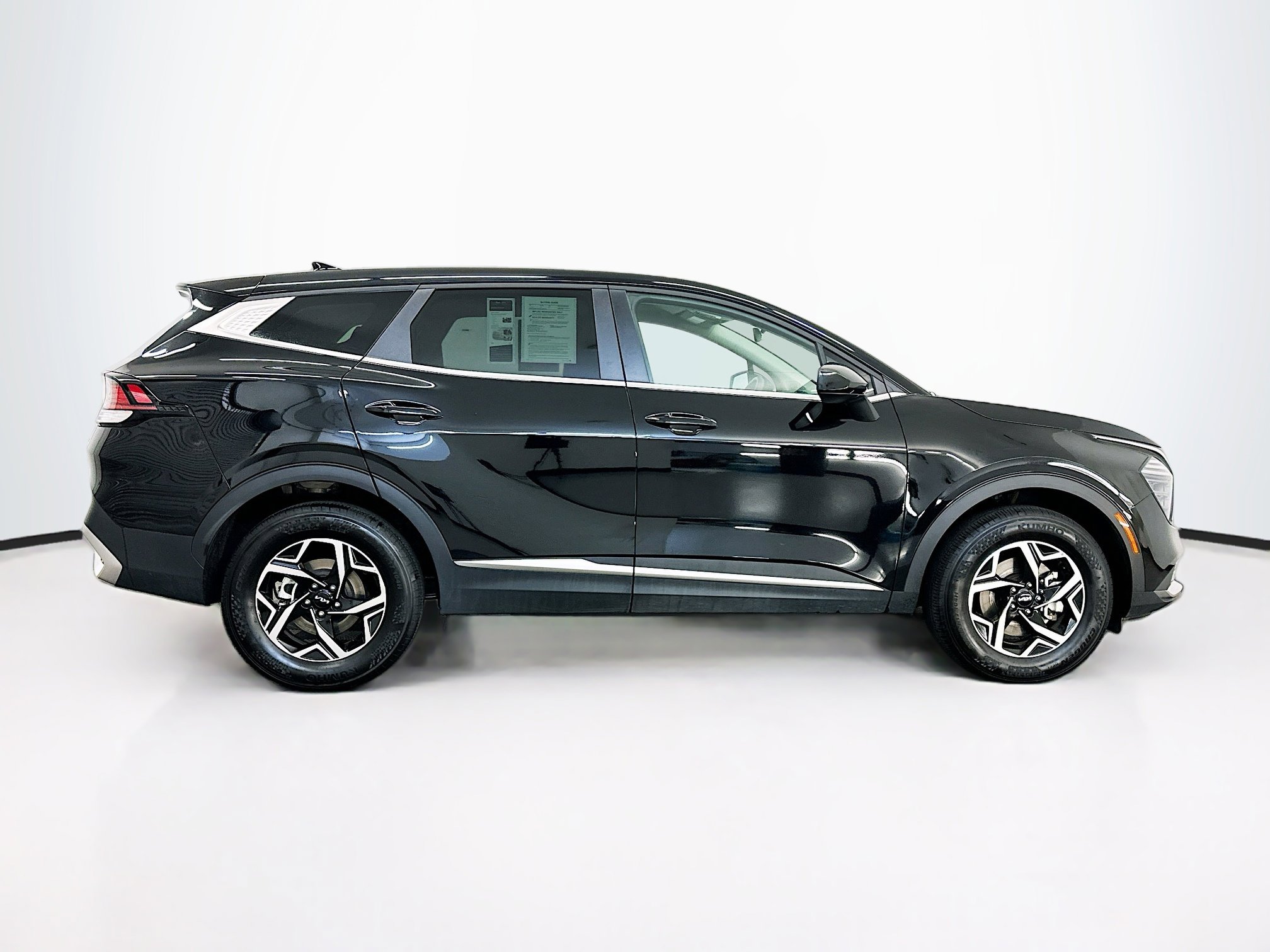 Used 2025 Kia Sportage LX image 10