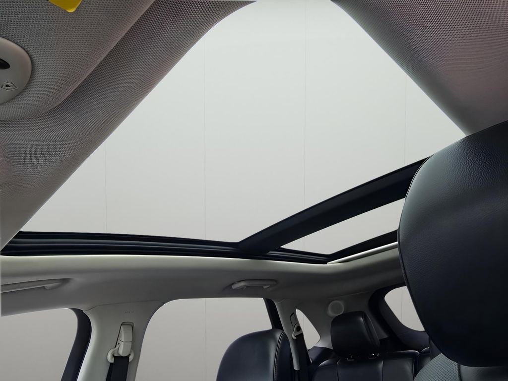 Used 2016 Ford Edge Titanium w/ Equipment Group 301A image 14