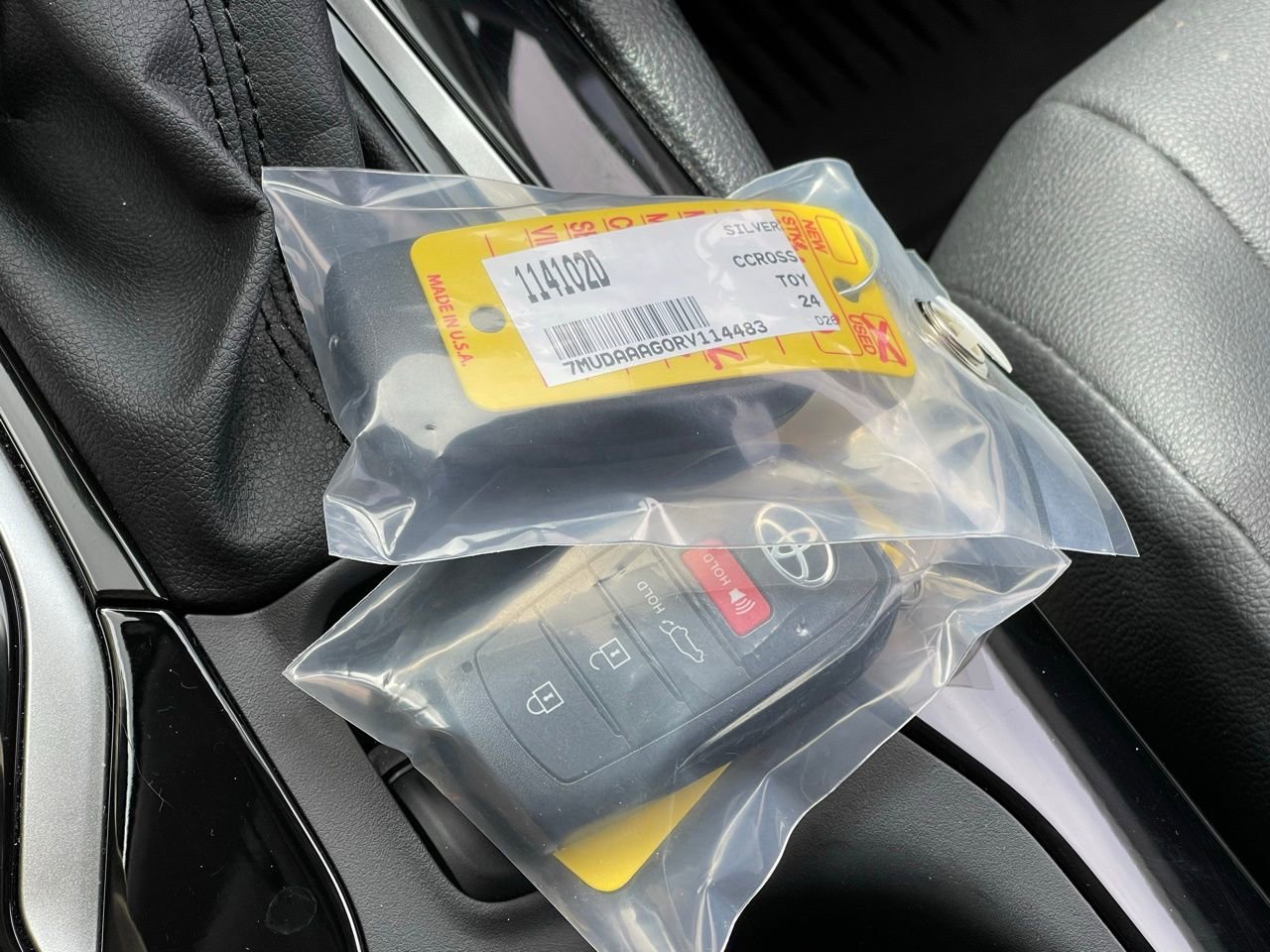 Used 2024 Toyota Corolla Cross XLE w/ Convenience Package image 12