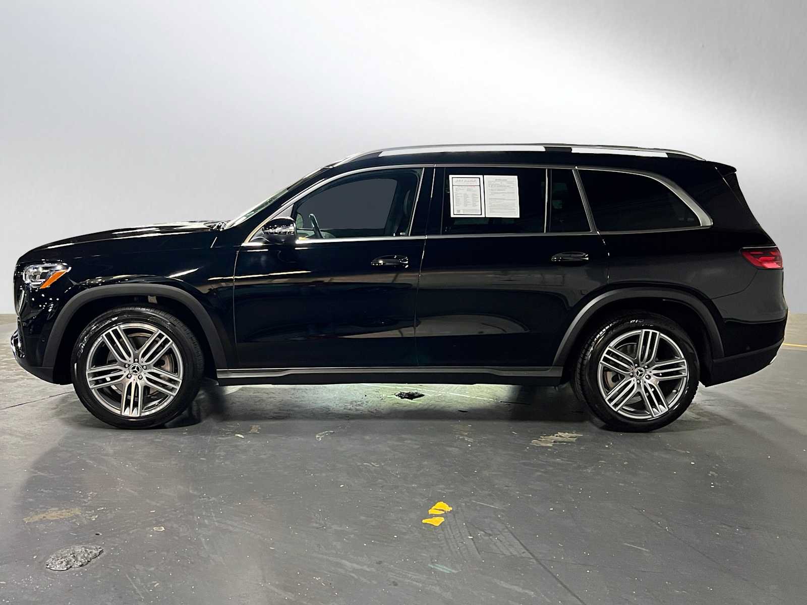 Used 2025 Mercedes-Benz GLS 450 4MATIC image 6