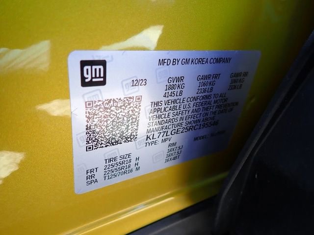 Used 2024 Chevrolet Trax RS w/ Sunroof Package FWD image 18