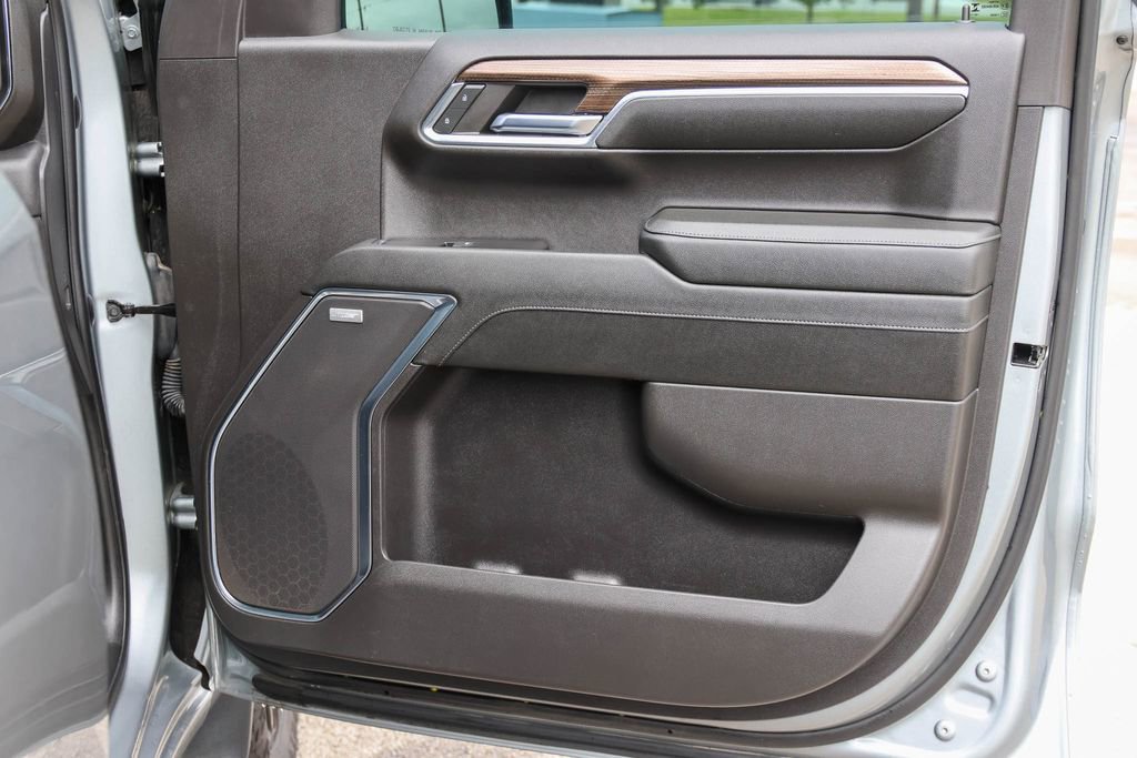 Used 2024 Chevrolet Silverado 1500 LT Trail Boss w/ Convenience Package II AWD/4WD image 17