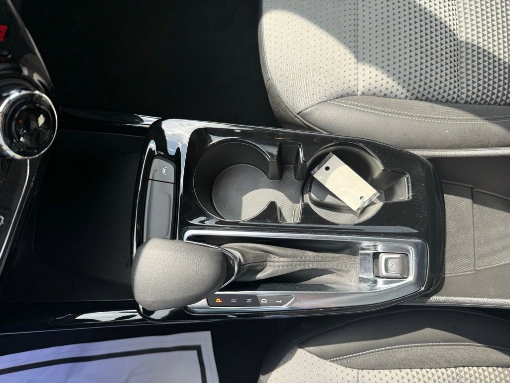 Used 2025 Chevrolet Trax LT image 39