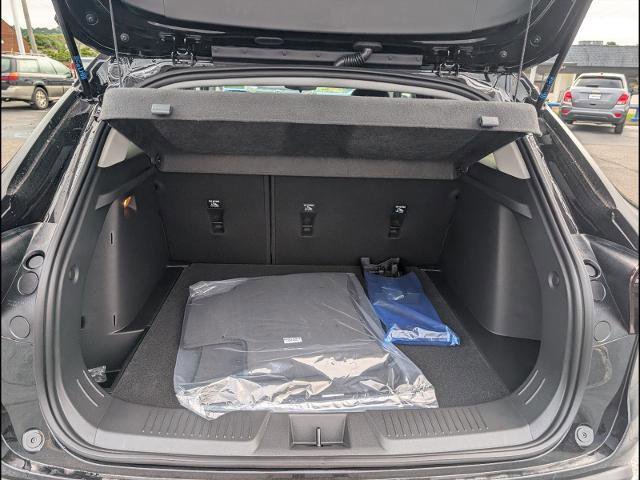 New 2026 Chevrolet Trax LT w/ LT Convenience Package FWD image 18