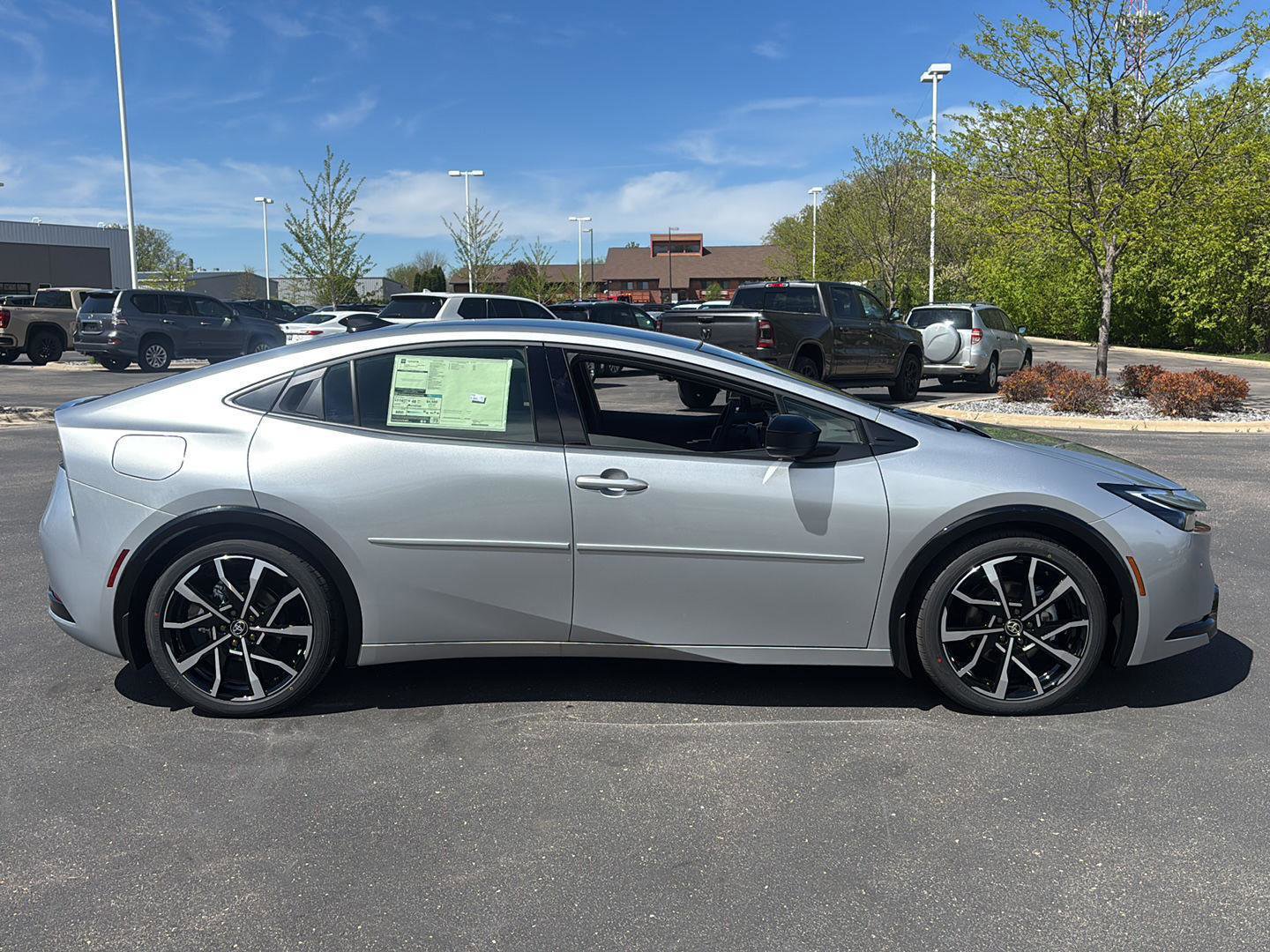 New 2026 Toyota Prius Plug-In Hybrid FWD image 7