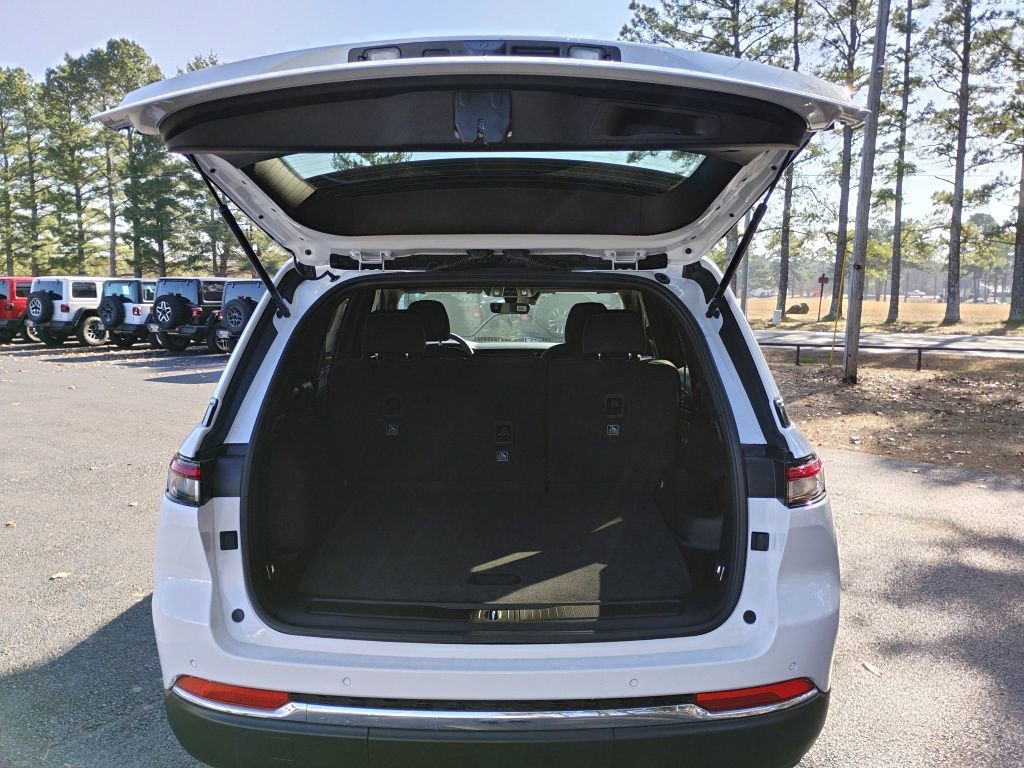 New 2025 Jeep Grand Cherokee Laredo w/ Trailer Tow Package image 13