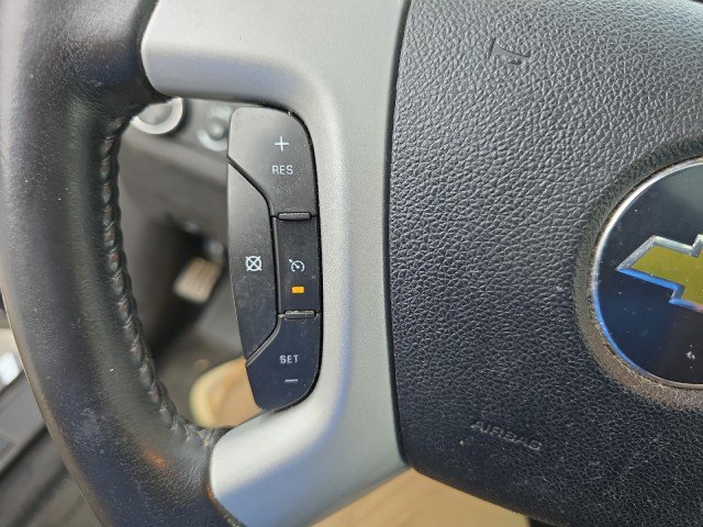 Used 2011 Chevrolet Traverse LT w/ LPO, 'HIT The Road' Package FWD image 21