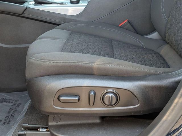 Used 2025 Nissan Rogue SV image 19