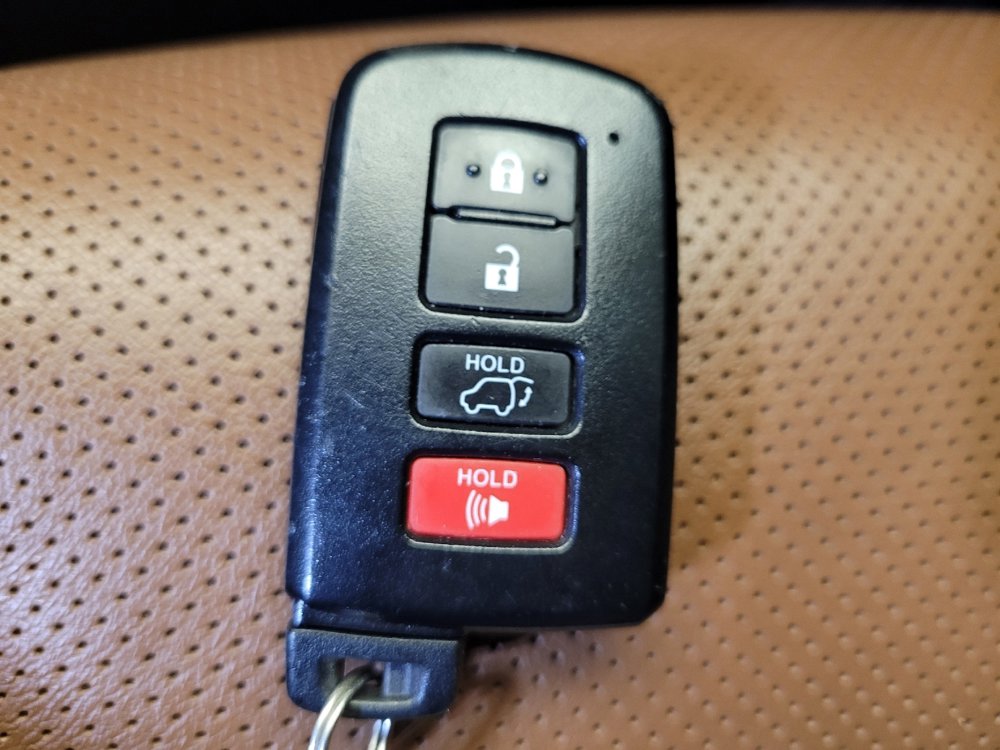 Used 2019 Toyota Highlander Limited image 32