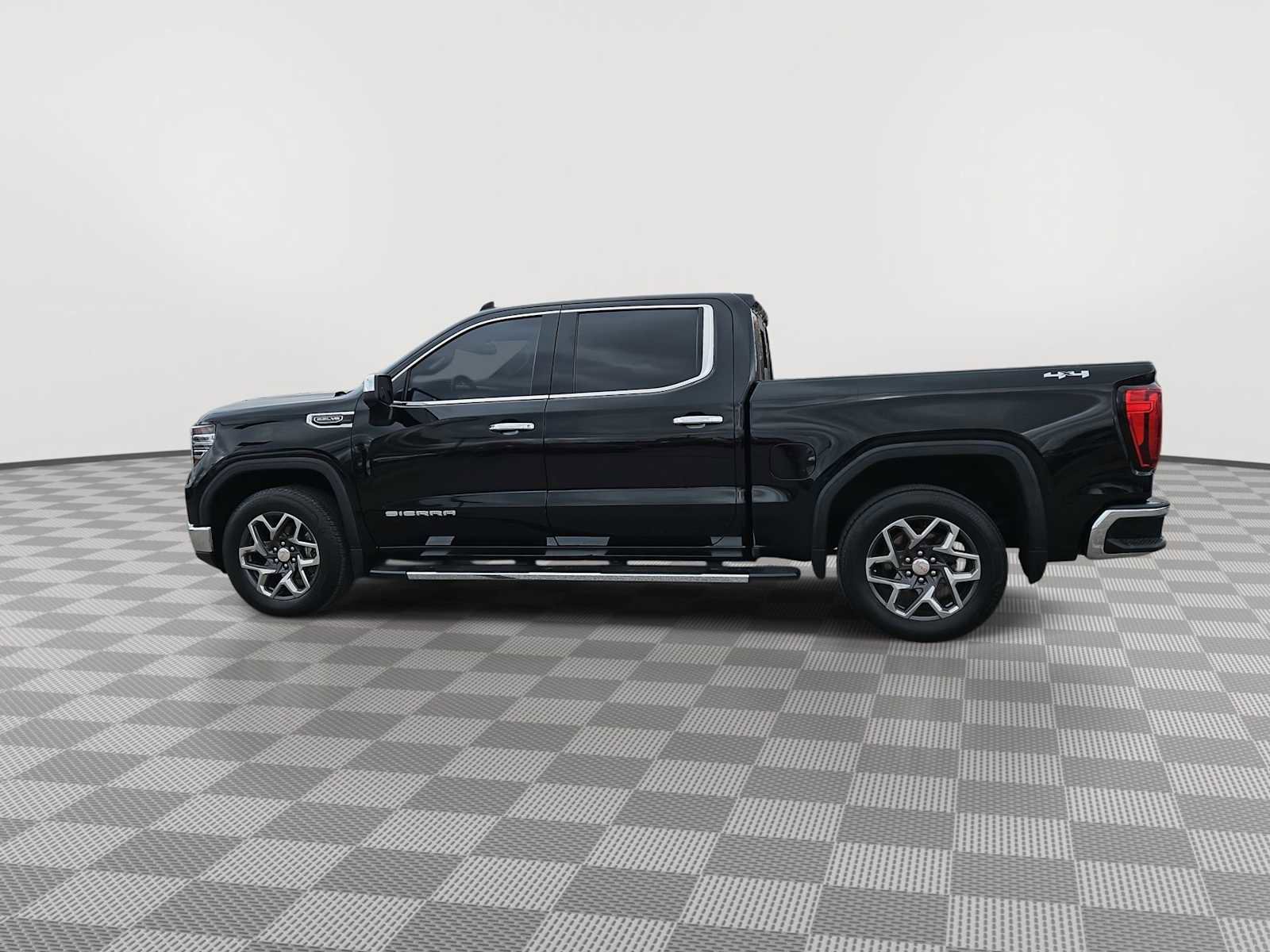 Certified 2023 GMC Sierra 1500 SLT w/ SLT Premium Package image 5