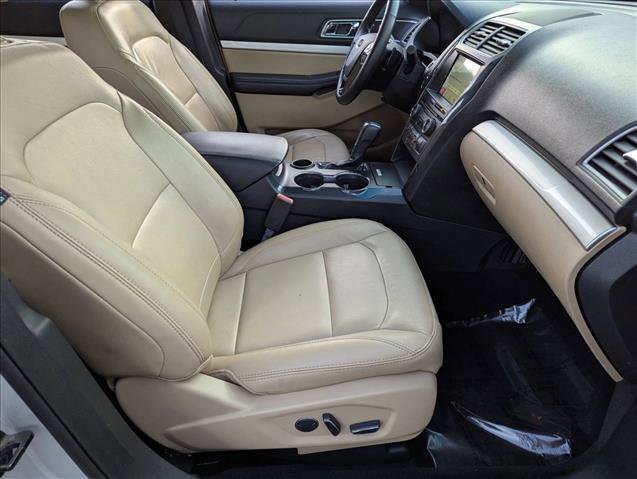 Used 2017 Ford Explorer XLT w/ Equipment Group 202A image 20