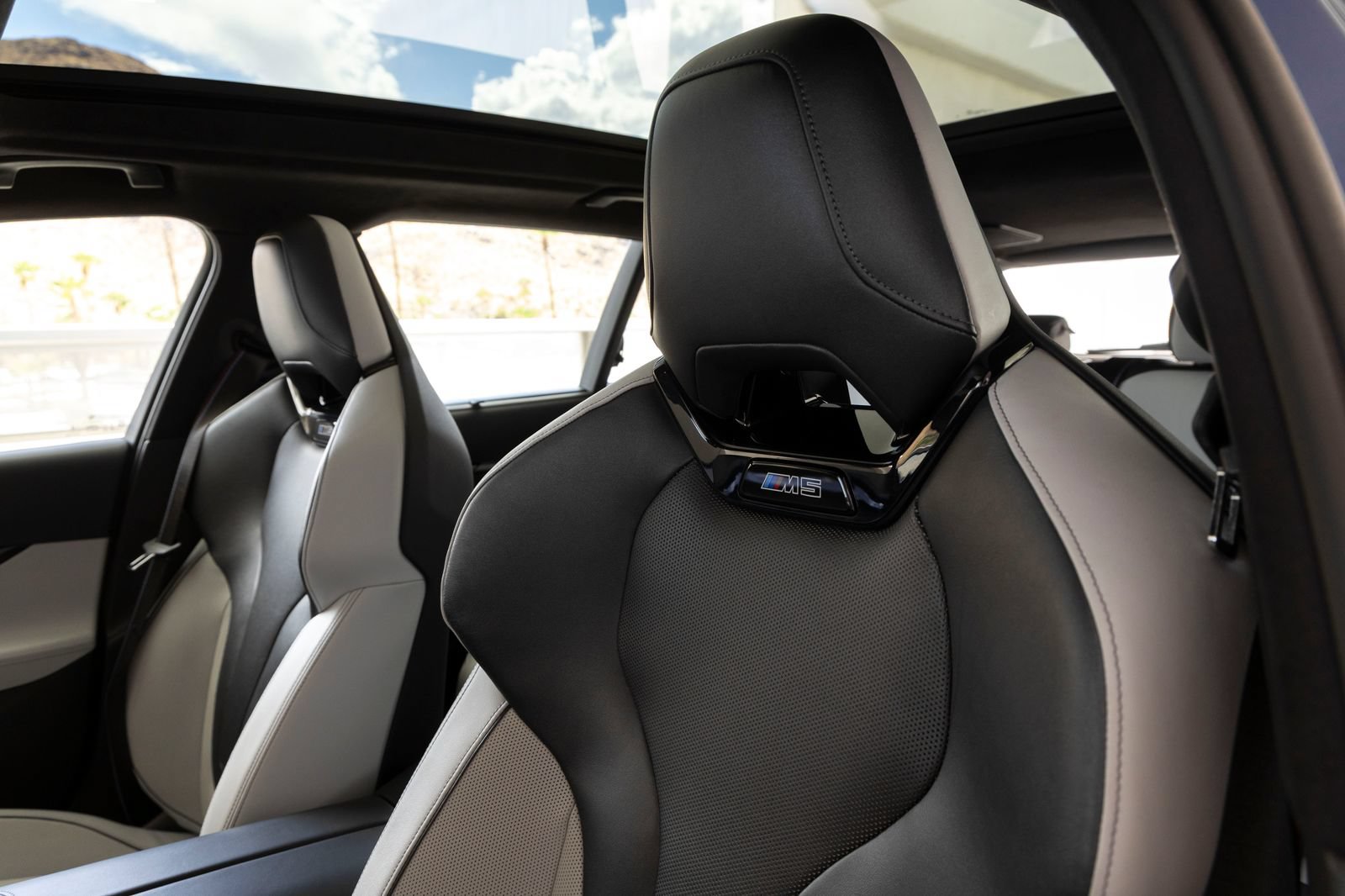 Certified 2025 BMW M5 Touring AWD/4WD image 24