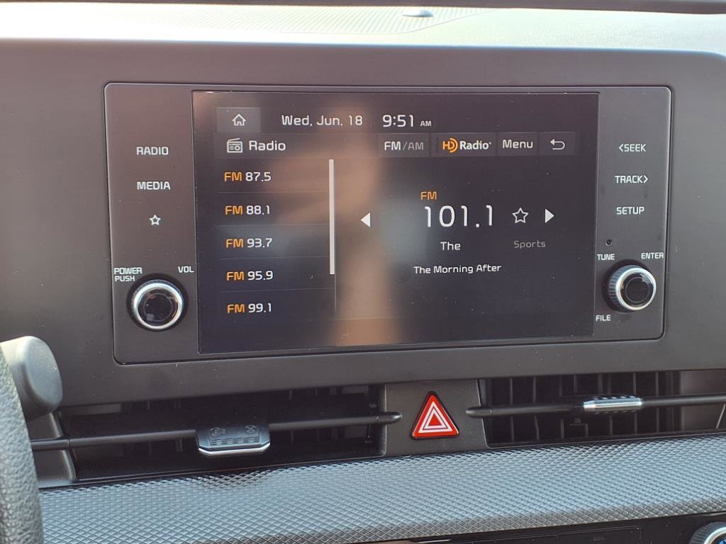 Used 2023 Kia Sportage LX image 9