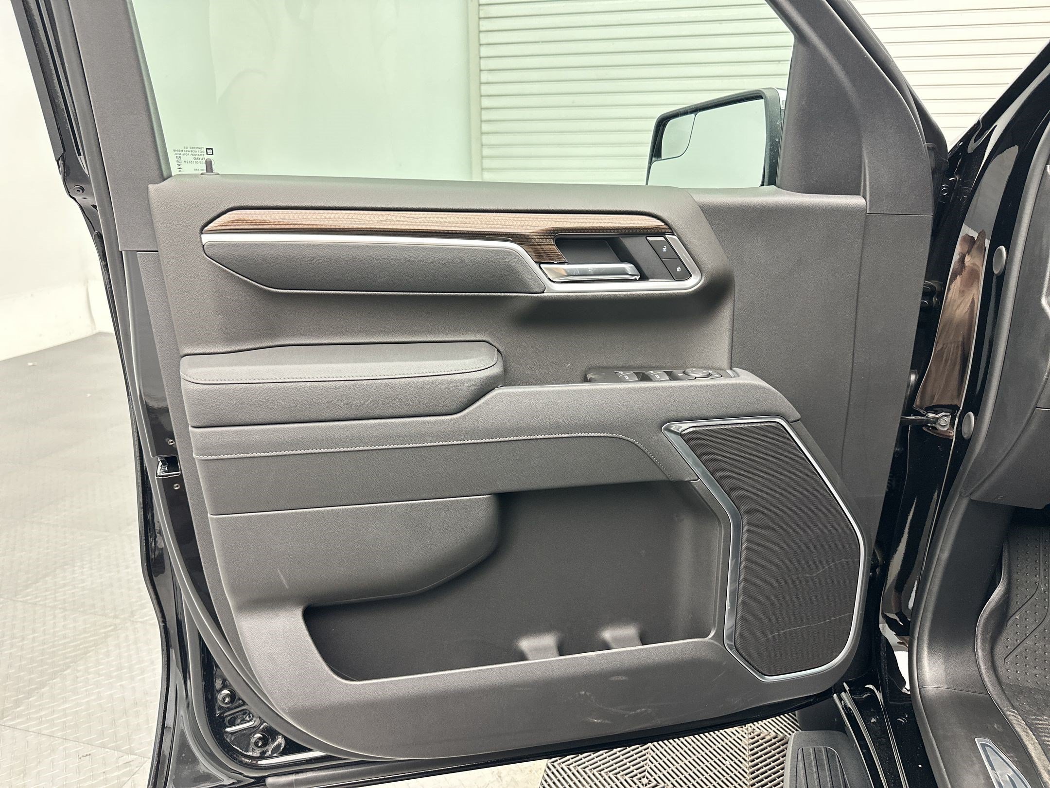 New 2026 Chevrolet Silverado 1500 LT w/ Leather Package AWD/4WD image 25