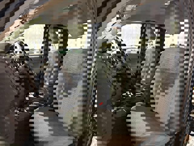 Used 2018 Toyota Tacoma SR image 4