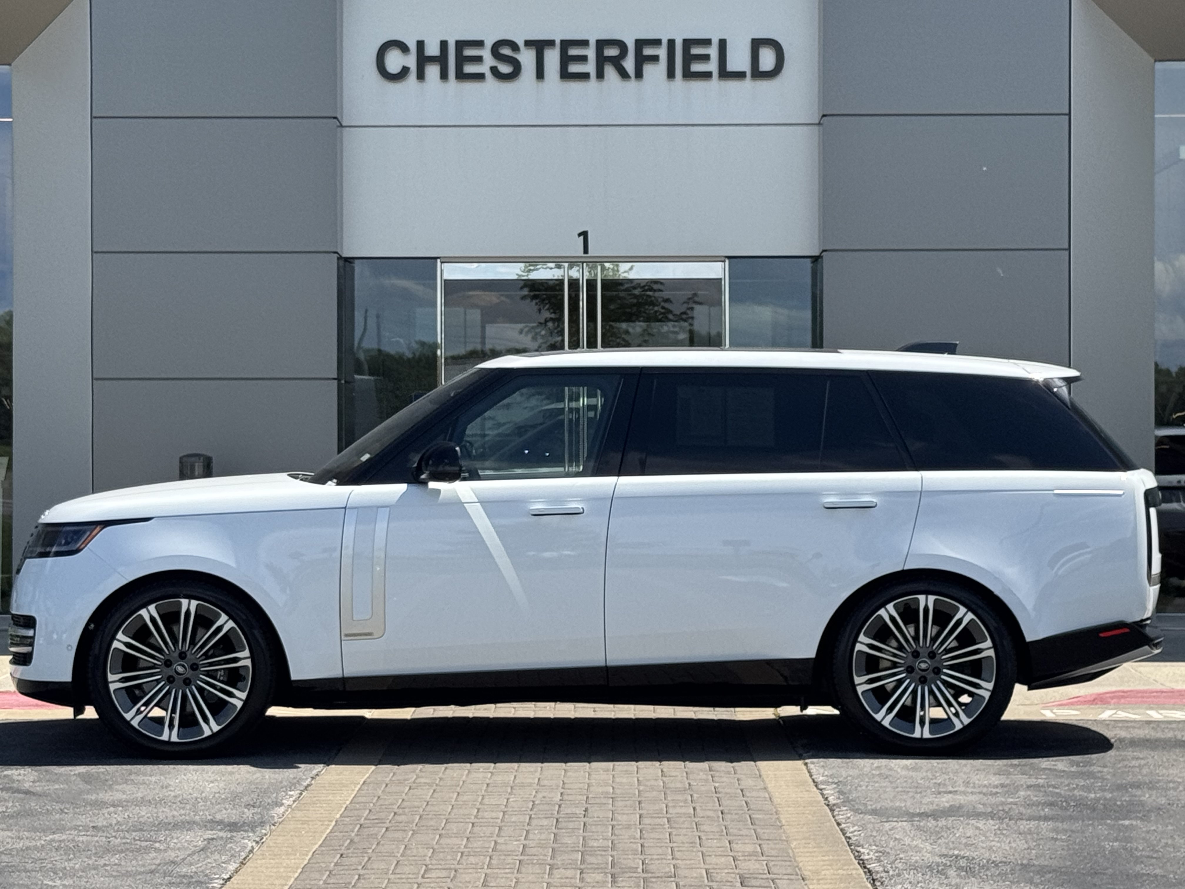 Certified 2023 Land Rover Range Rover Long Wheelbase Autobiography AWD/4WD image 6