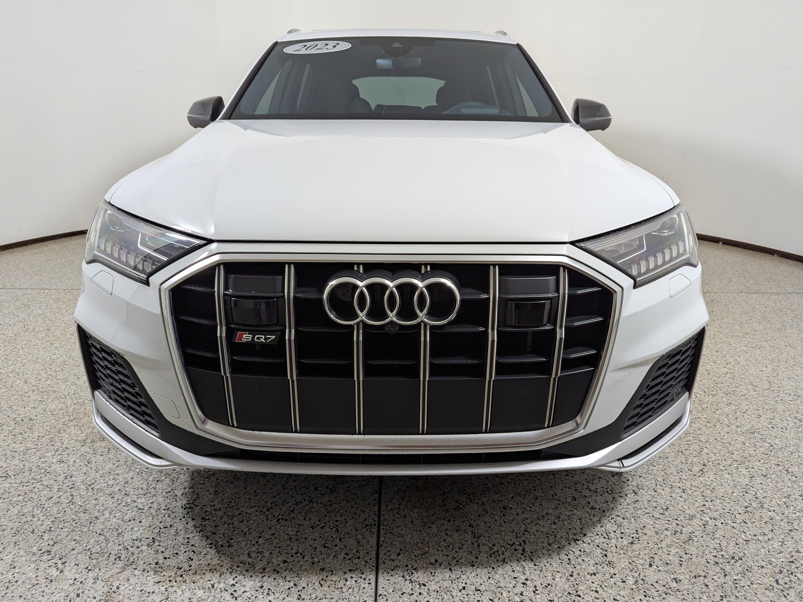 Certified 2023 Audi SQ7 Prestige AWD/4WD image 2