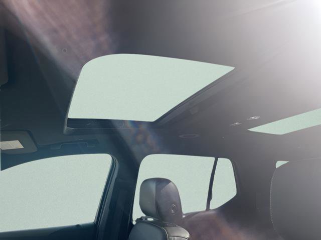 Used 2023 Chevrolet Traverse LT w/ LT Premium Package image 9