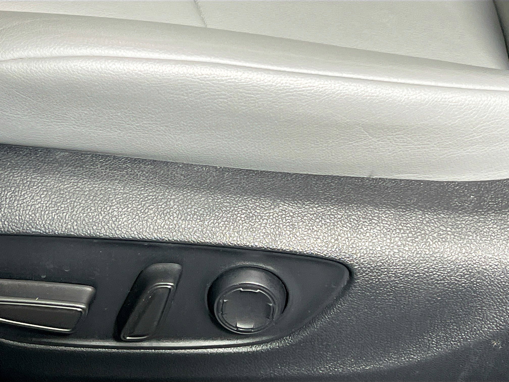 Used 2024 Toyota Sienna XLE FWD image 15