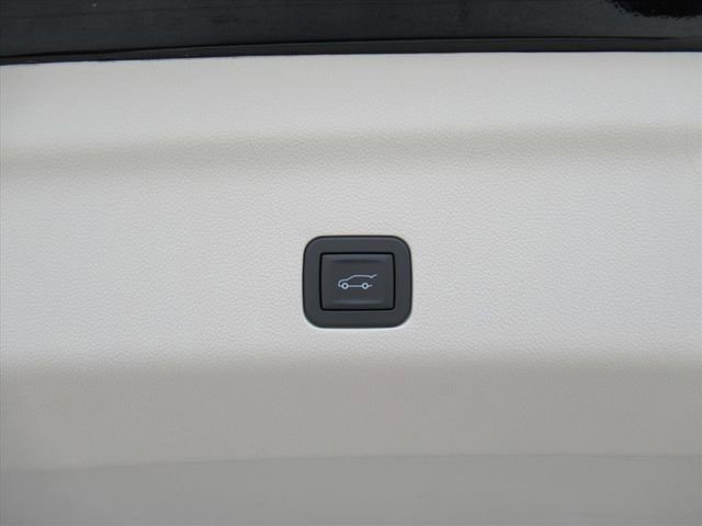 Certified 2026 Cadillac Escalade Platinum Sport w/ LPO, ONYX Package image 40