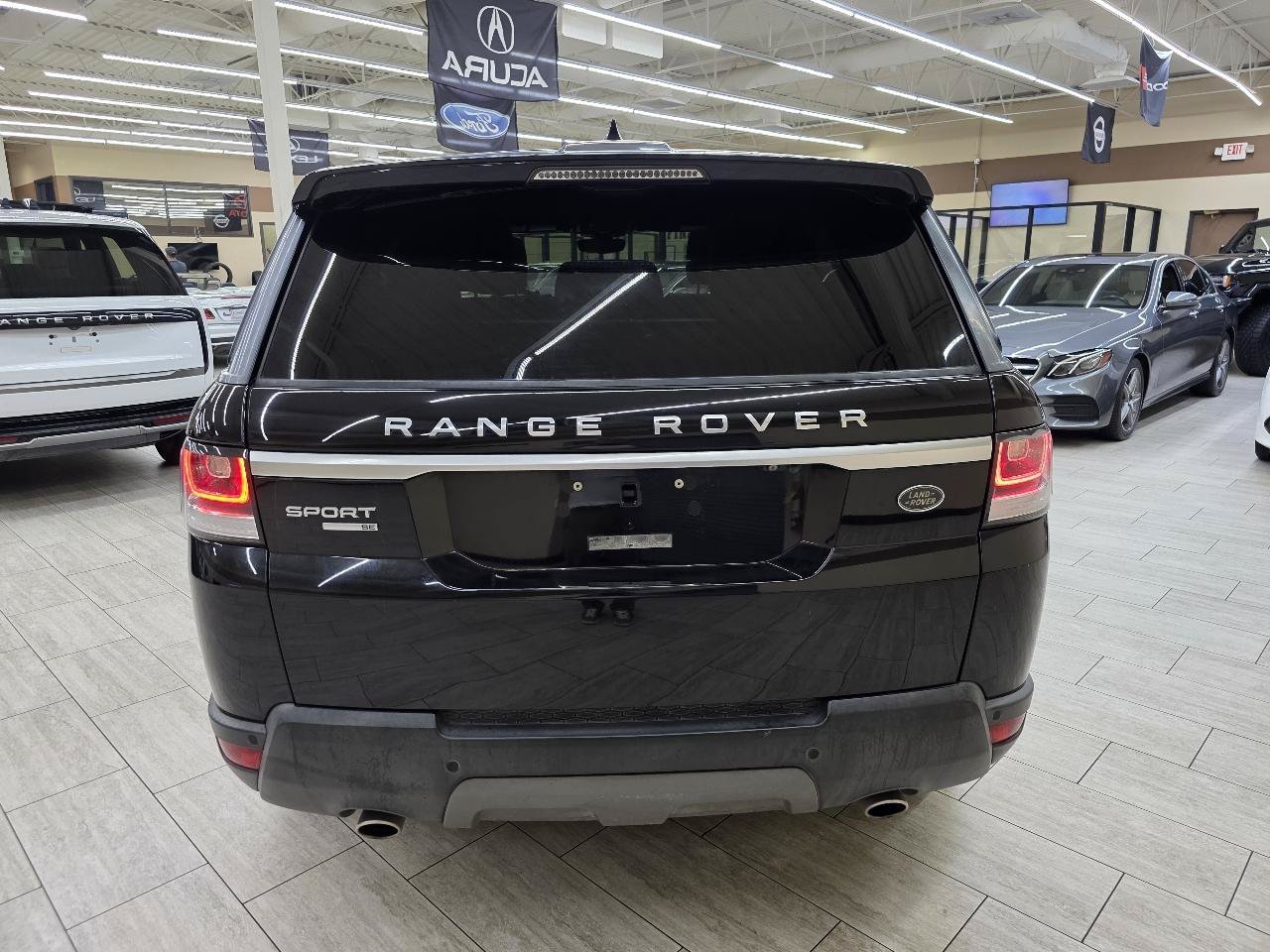 Used 2017 Land Rover Range Rover Sport SE AWD/4WD image 7