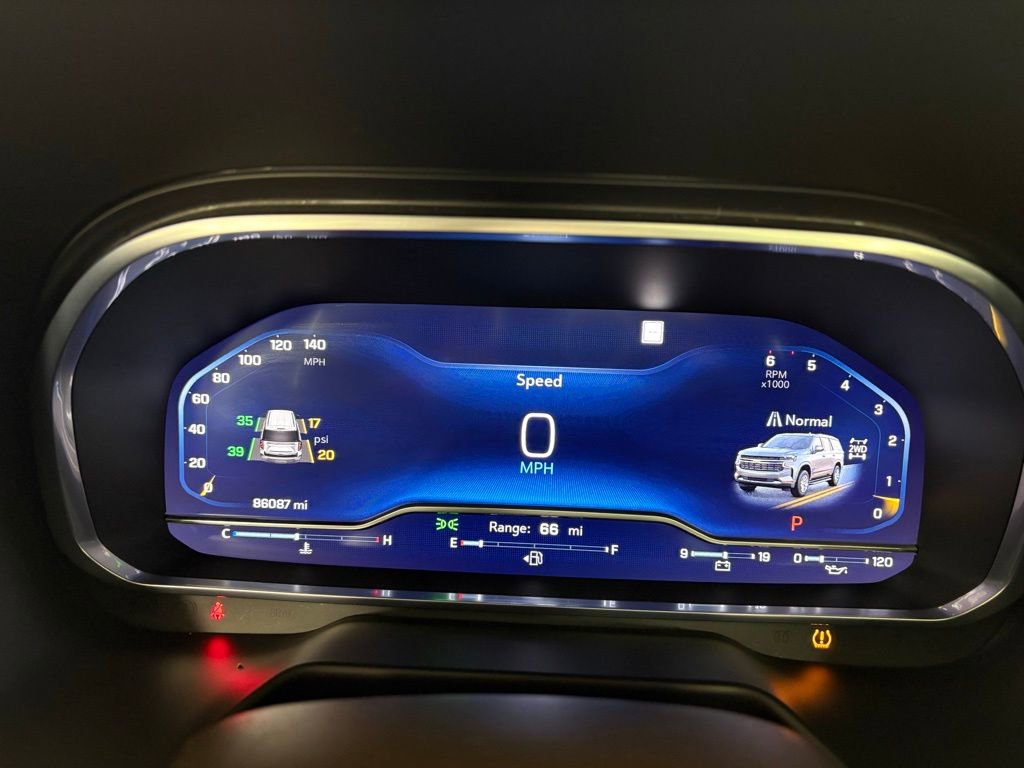 Used 2022 Chevrolet Suburban LT w/ LT Signature Package image 22