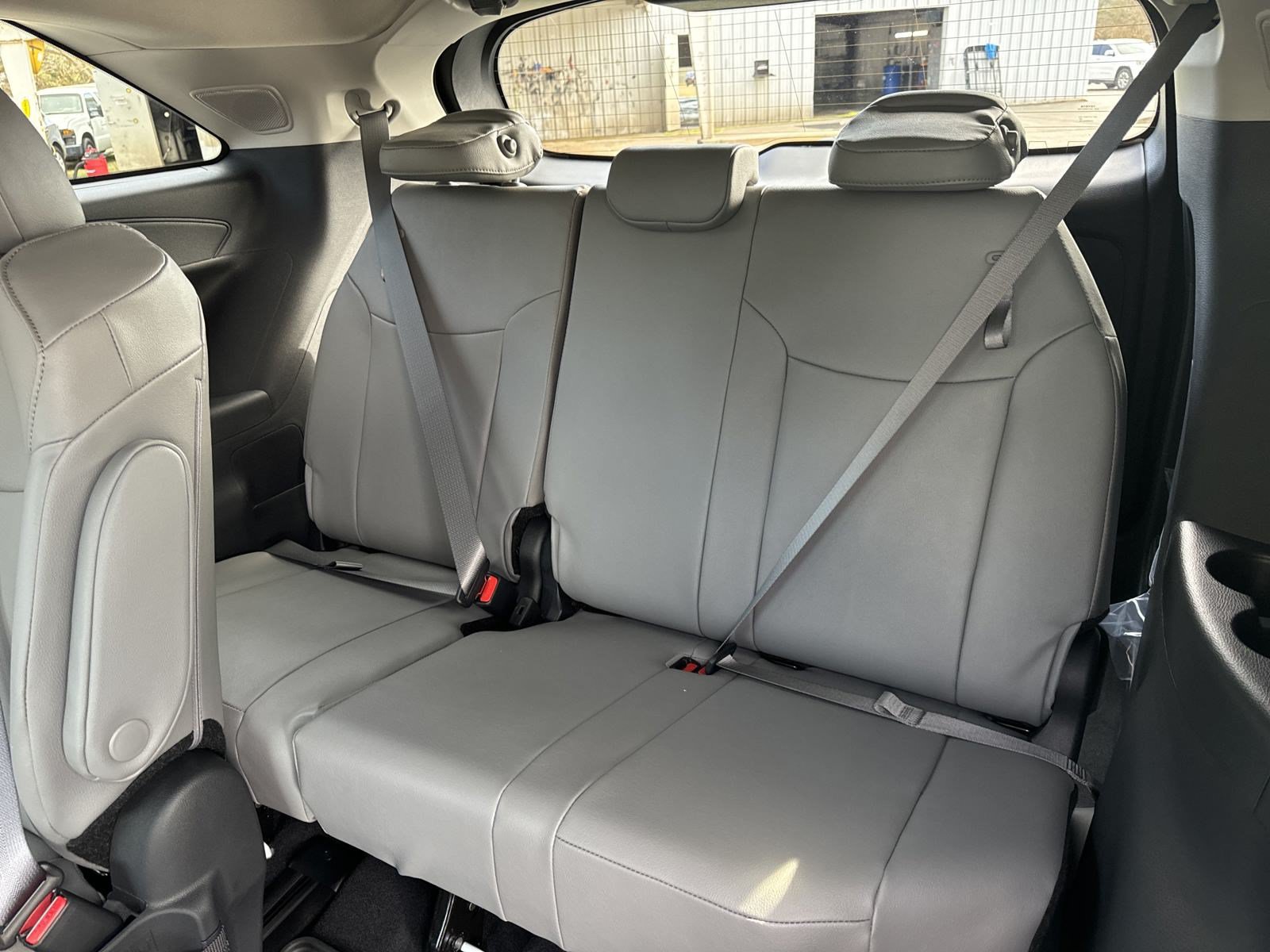 New 2025 Toyota Sienna XLE w/ XLE Plus Package FWD image 28