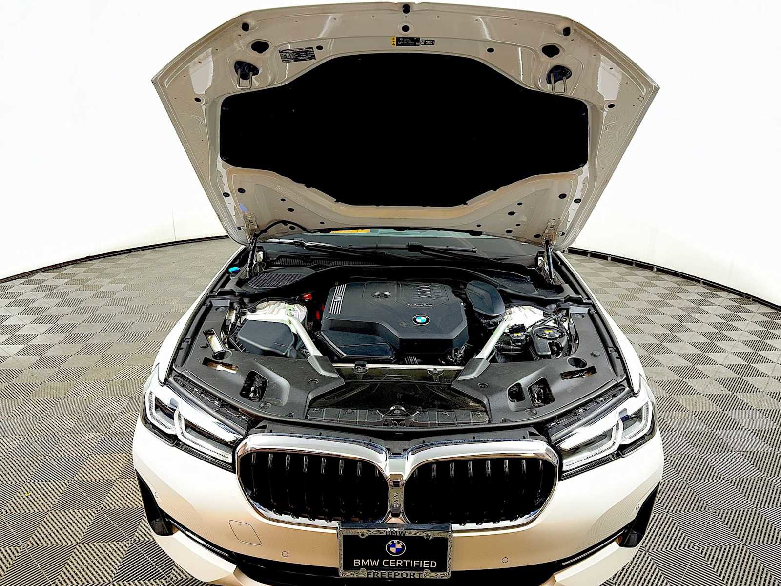 Certified 2023 BMW 530i xDrive w/ Convenience Package image 32