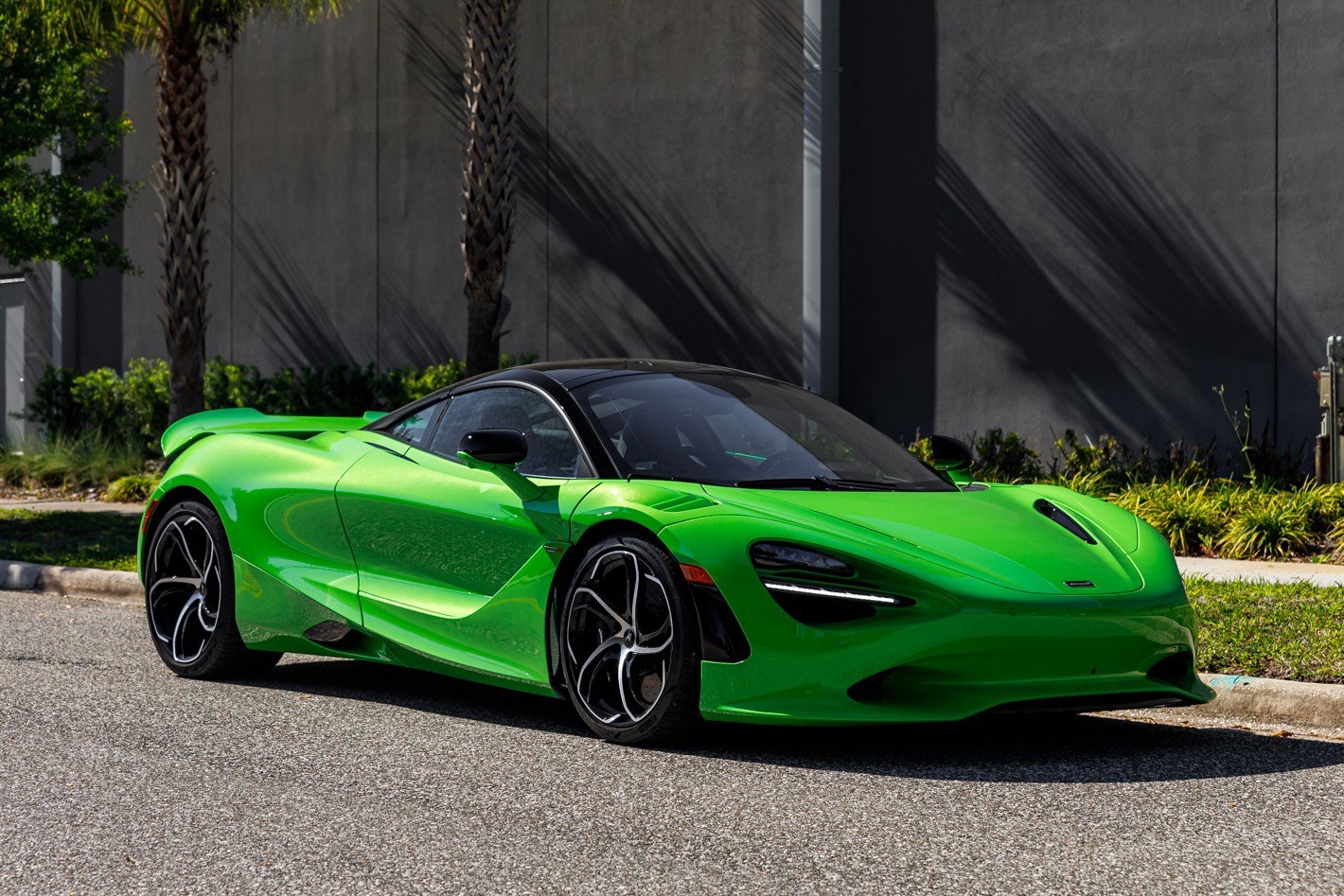 Used 2024 McLaren 750S image 3