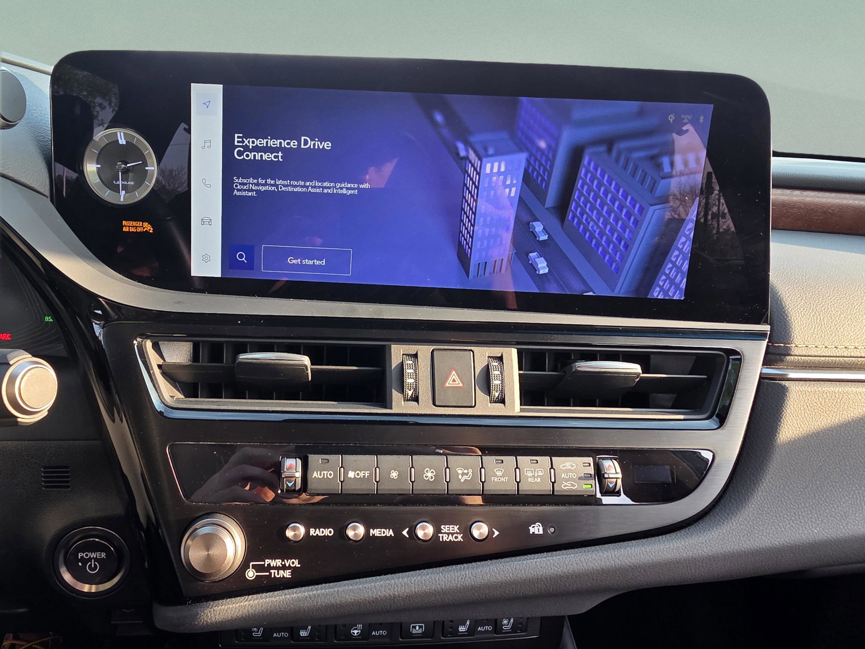 Used 2024 Lexus ES 300h Ultra Luxury w/ Accessory Package (Z1) image 26