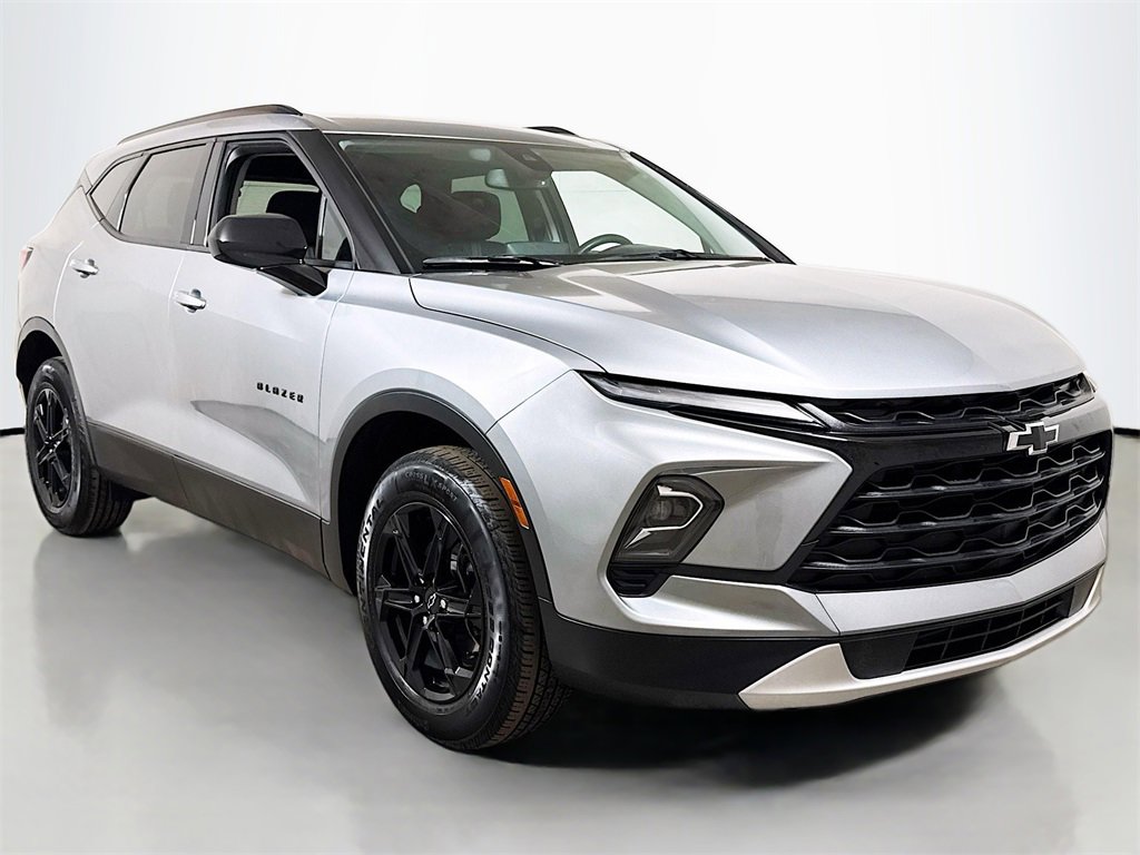 Certified 2023 Chevrolet Blazer LT w/ Convenience Package image 3