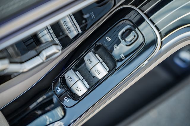 Certified 2023 Mercedes-Benz S 500 4MATIC image 37