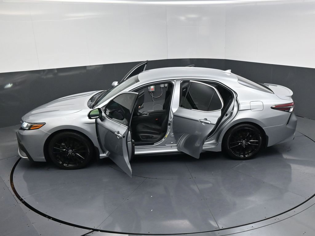 Used 2021 Toyota Camry XSE image 30