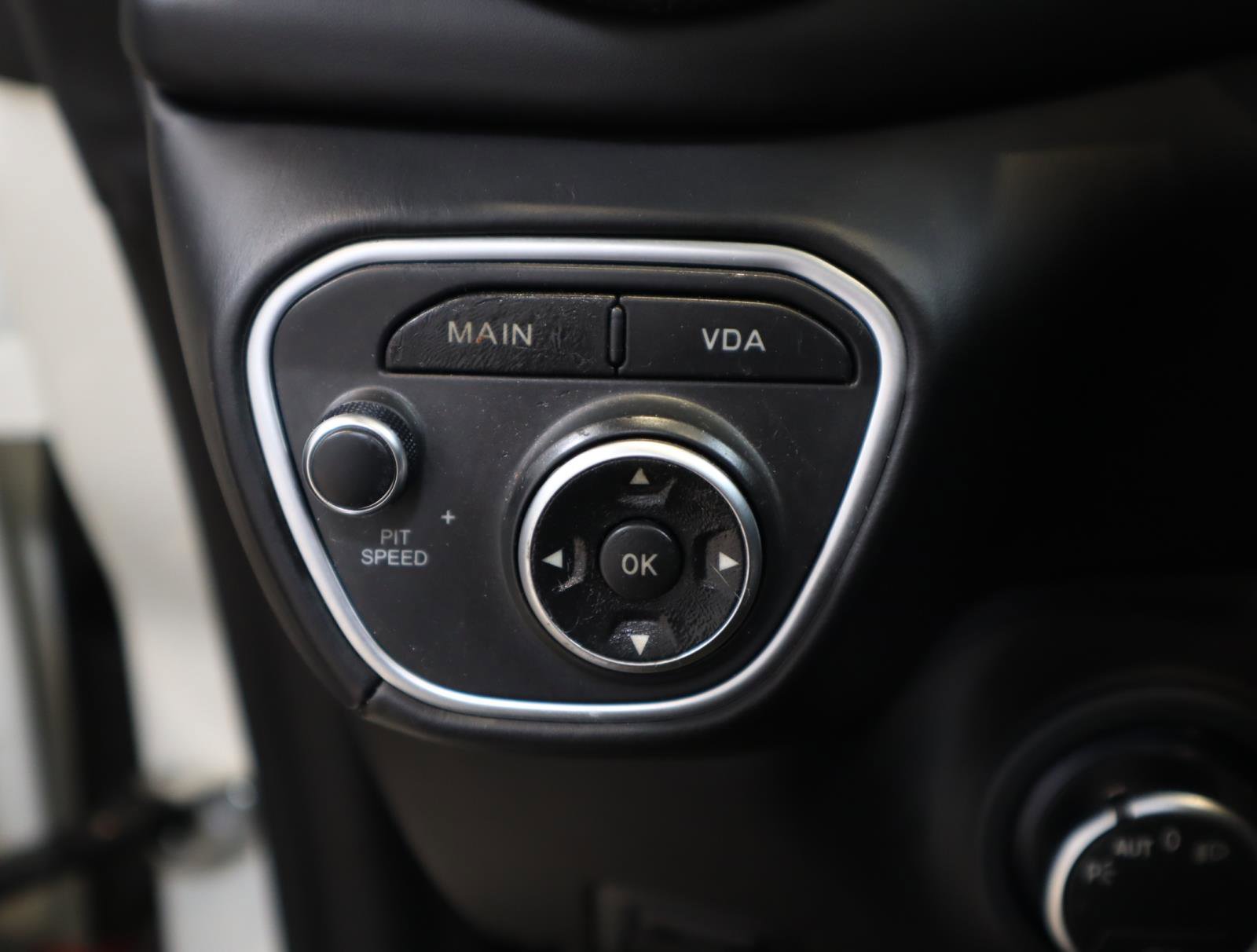 Used 2016 Ferrari California T image 25