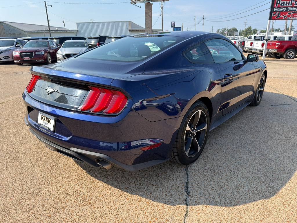 Used 2018 Ford Mustang Coupe RWD image 5