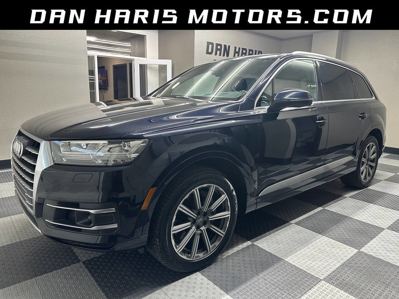 Used 2017 Audi Q7 3.0T Prestige AWD/4WD image 1