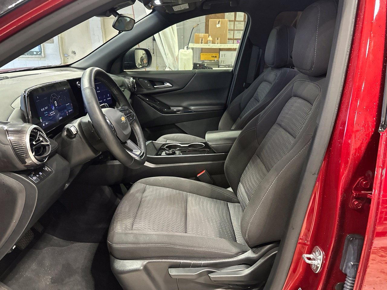 Used 2026 Chevrolet Equinox LT FWD image 9