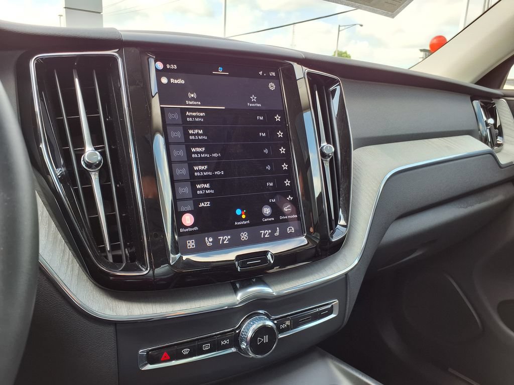 Certified 2025 Volvo XC60 B5 Plus AWD/4WD image 30