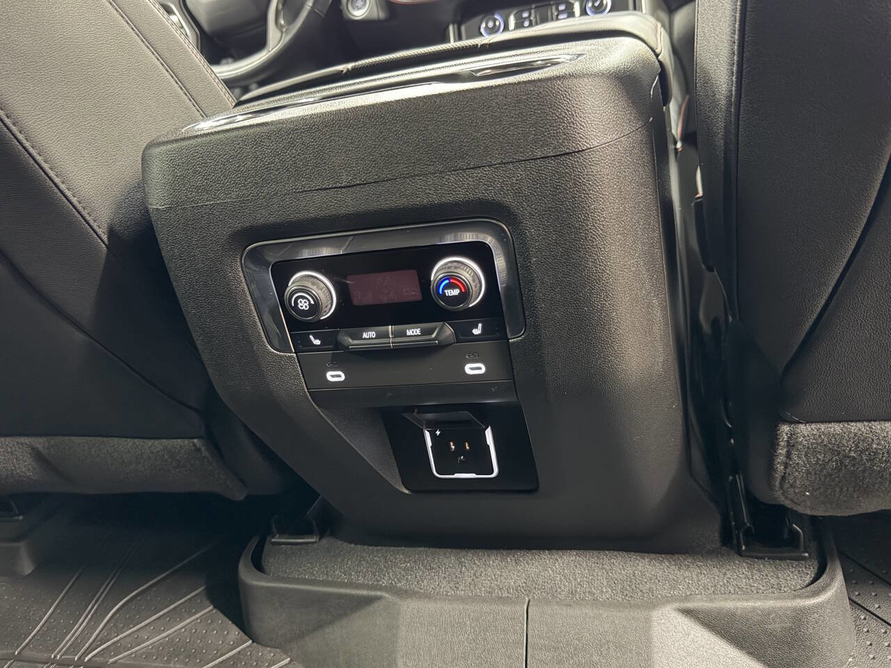 Used 2022 Chevrolet Tahoe RST w/ Sport Performance Package image 31