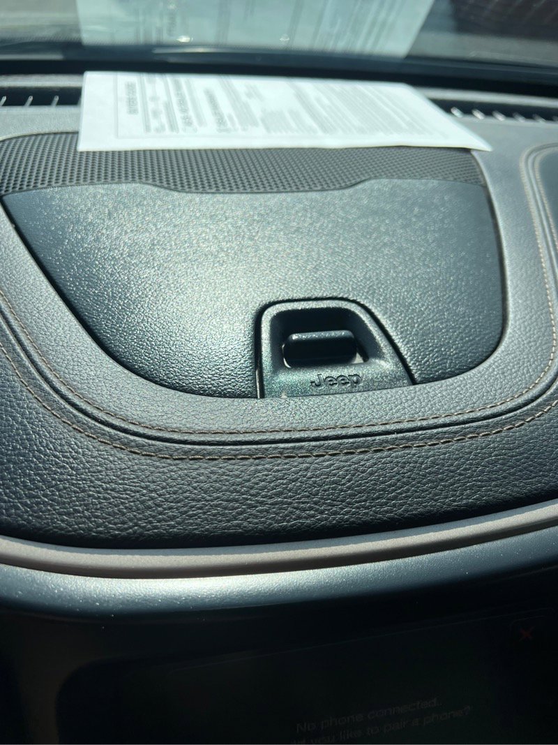 Used 2018 Jeep Cherokee Limited image 34