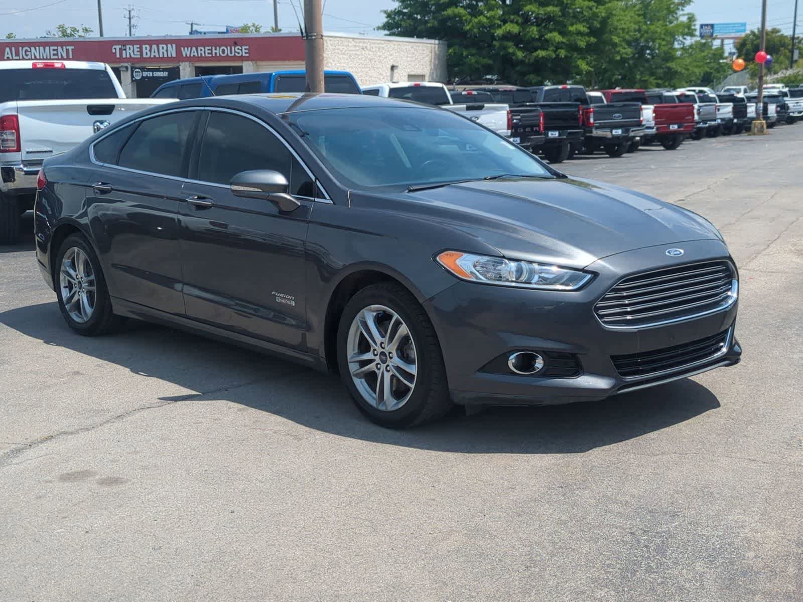 Used 2016 Ford Fusion Energi Titanium w/ Driver Assist Package FWD image 2