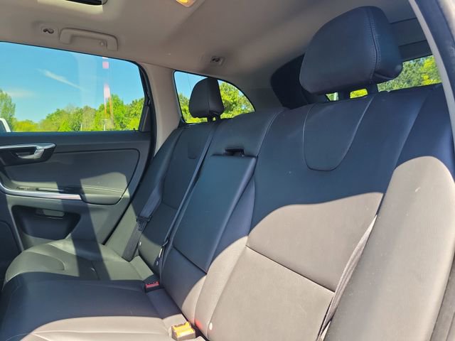 Used 2015 Volvo XC60 T5 Premier image 9
