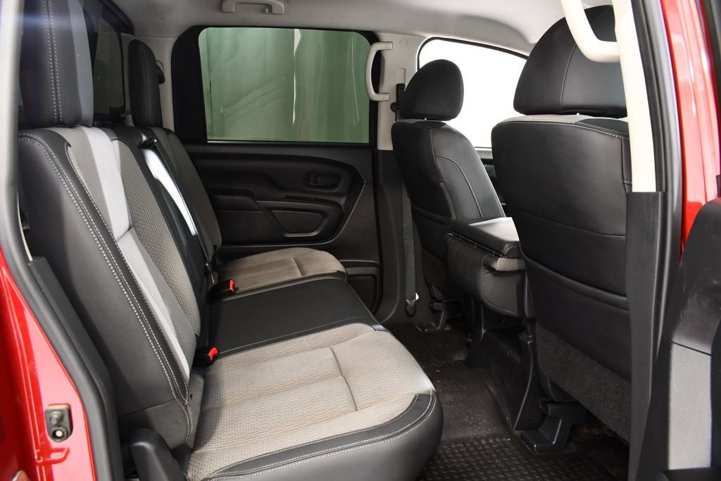 Used 2019 Nissan Titan S AWD/4WD image 19