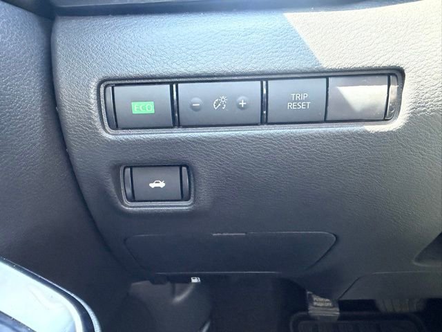 Used 2022 Nissan Sentra SR w/ SR Premium Package FWD image 22