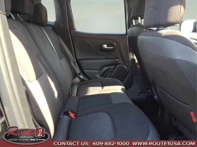 Used 2023 Jeep Renegade Trailhawk AWD/4WD image 17