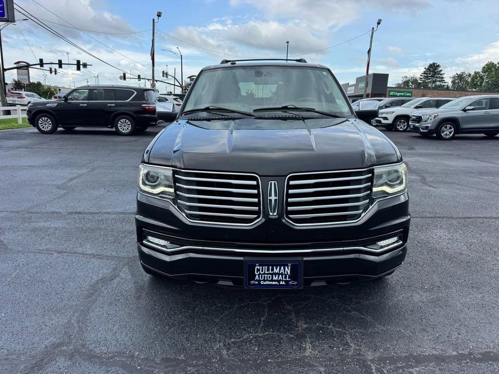 Used 2015 Lincoln Navigator 4WD image 3