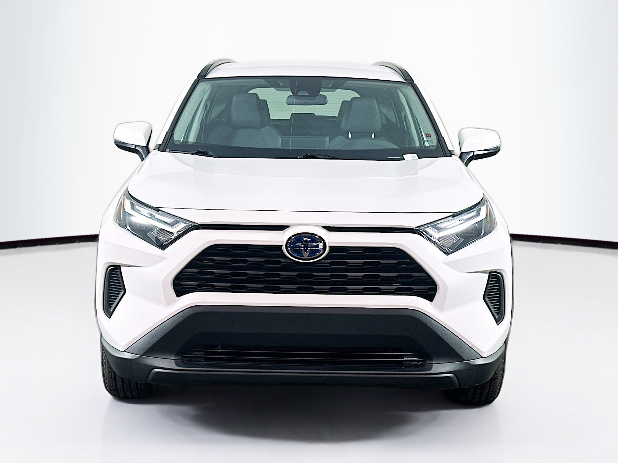 Used 2024 Toyota RAV4 XLE image 2